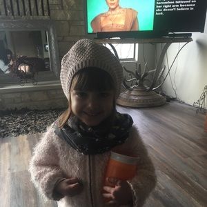 Meet your Posher, Contessia